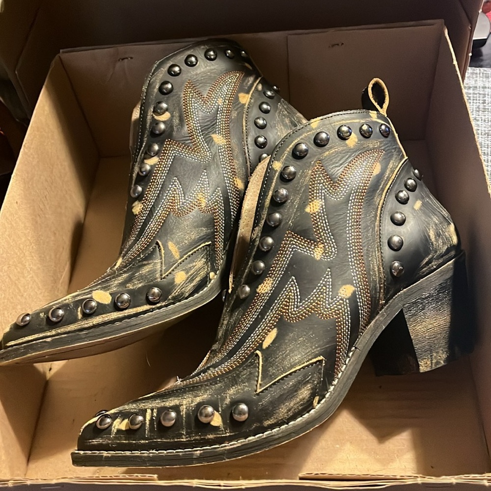 Handmade circle boots - Picture 2 of 12